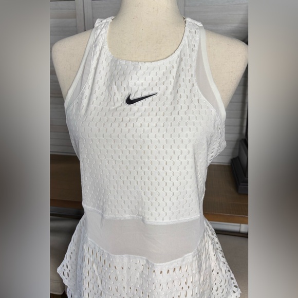 Nike Women's Mesh White Coverup LARGE NWT - Picture 2 of 16